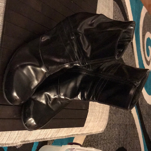 Kenneth Cole unlisted. Boot - Picture 1 of 3